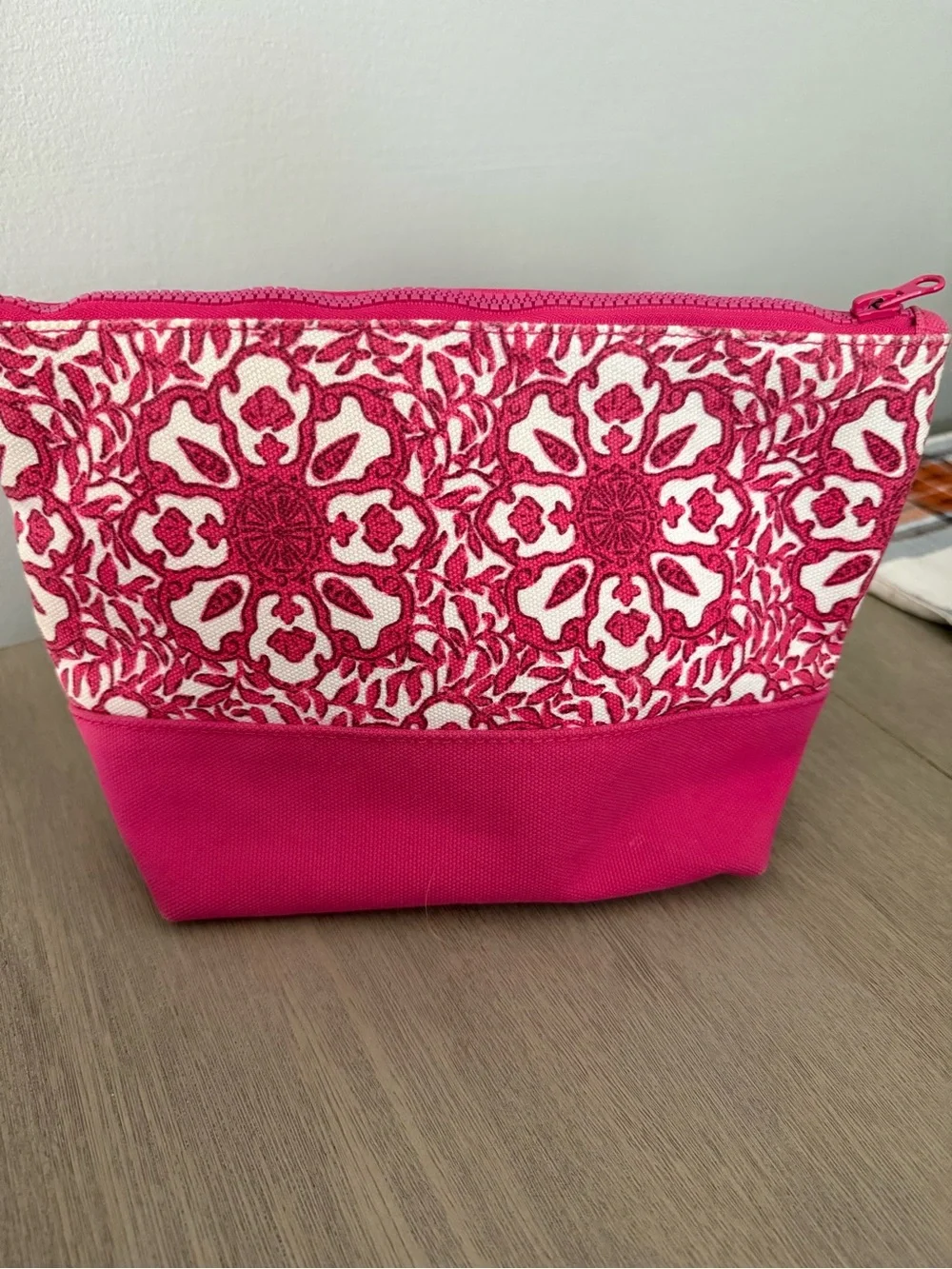 Vineyard Vines Hot Pink & White Patterned Canvas Cosmetic Pouch